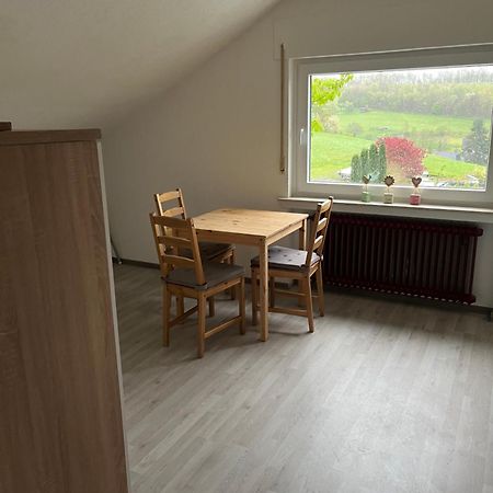 Ferienwohnung Oberheuslingen Фройденберг Екстериор снимка