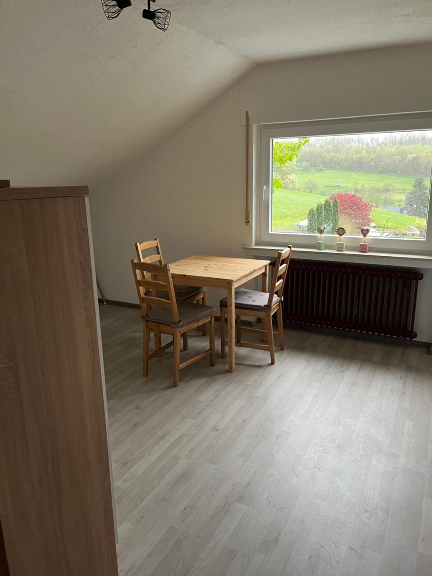 Ferienwohnung Oberheuslingen Фройденберг Екстериор снимка